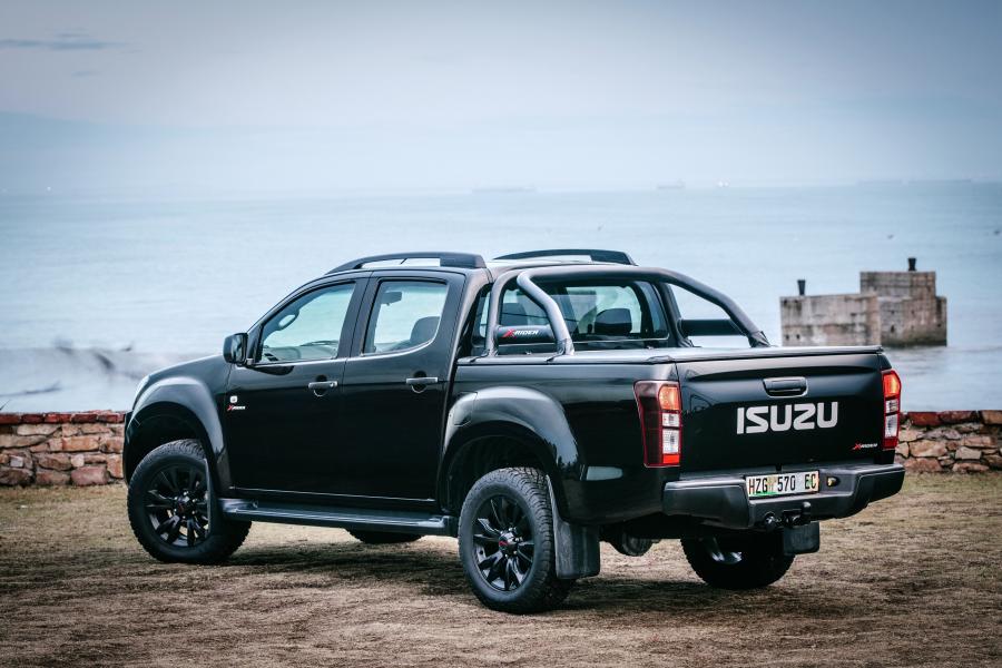  Isuzu KB Double Cab X-Rider Black 2018 года  (фото 31 из 34)